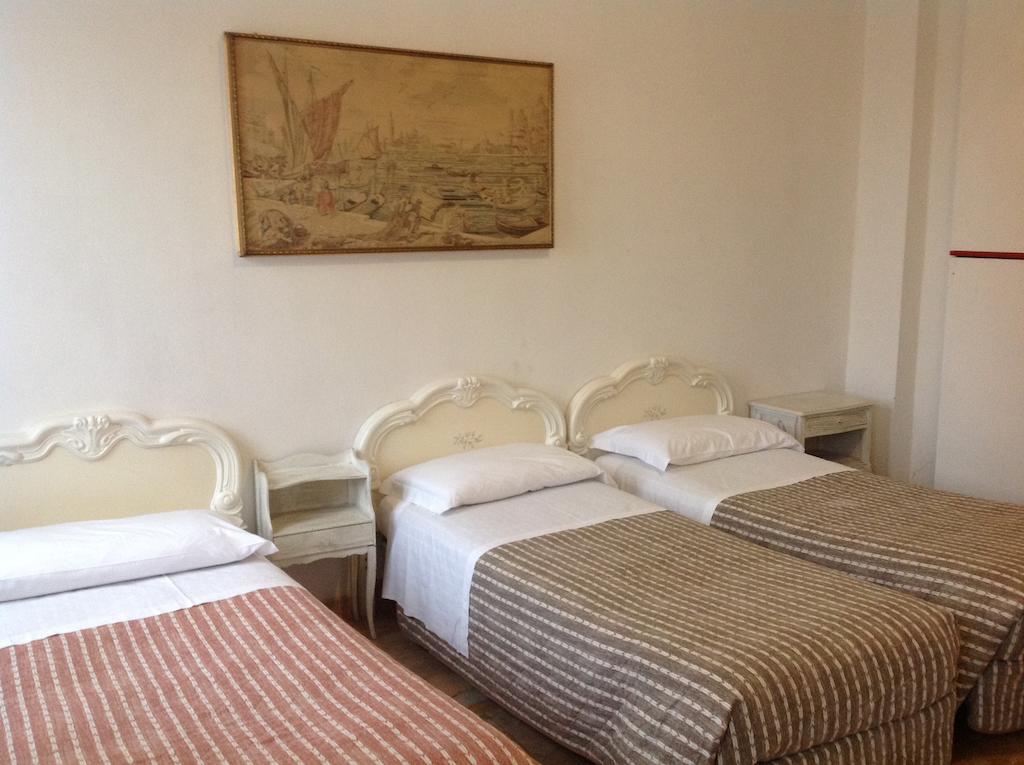 Riva Reno Guesthouse Bologna Phòng bức ảnh